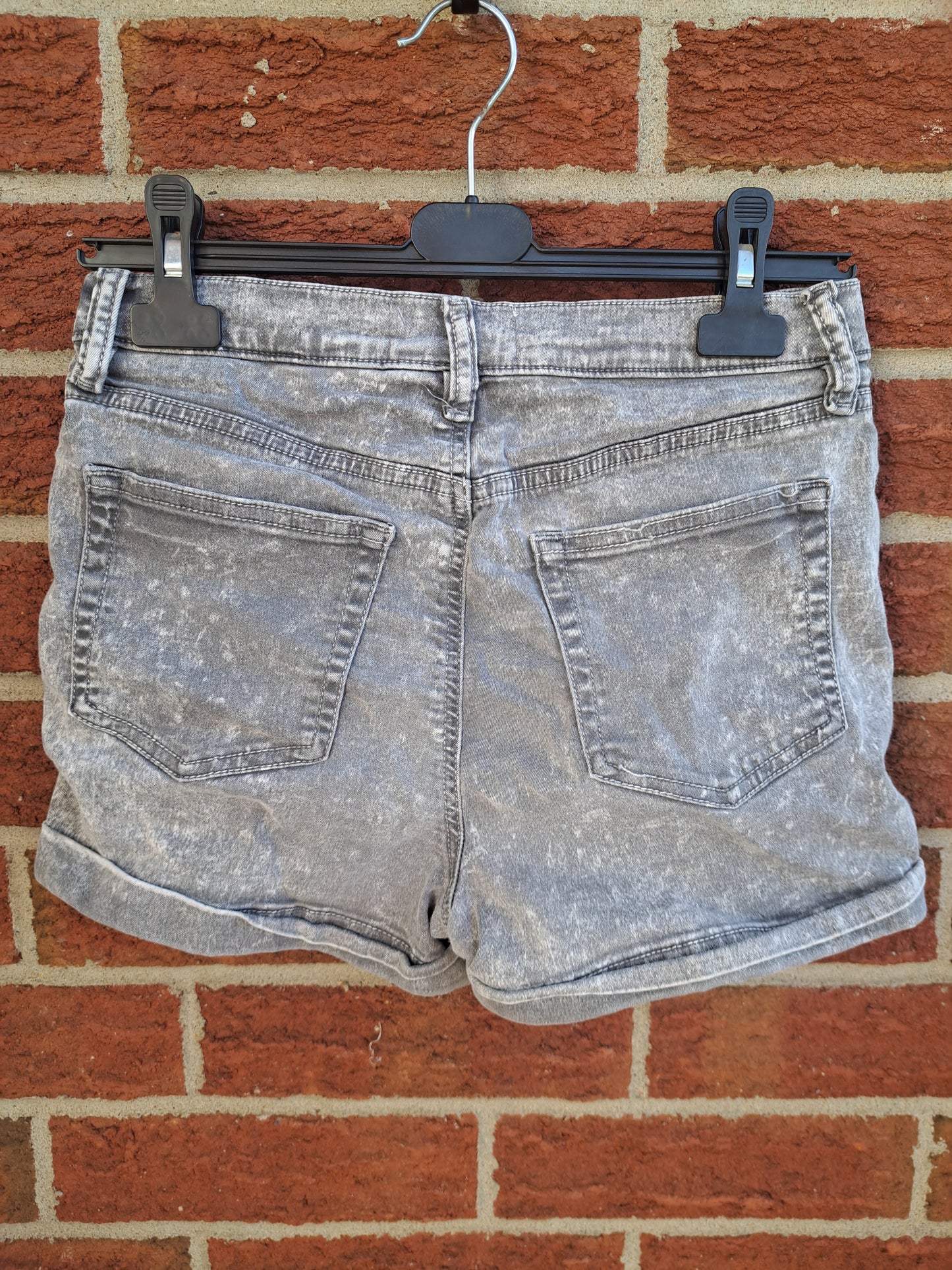 Short en jeans gris