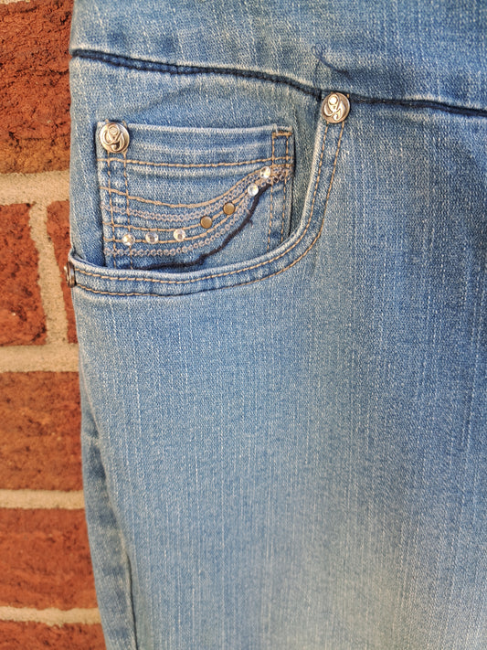 Jeans bleu pâle style jegging avec petits diamants