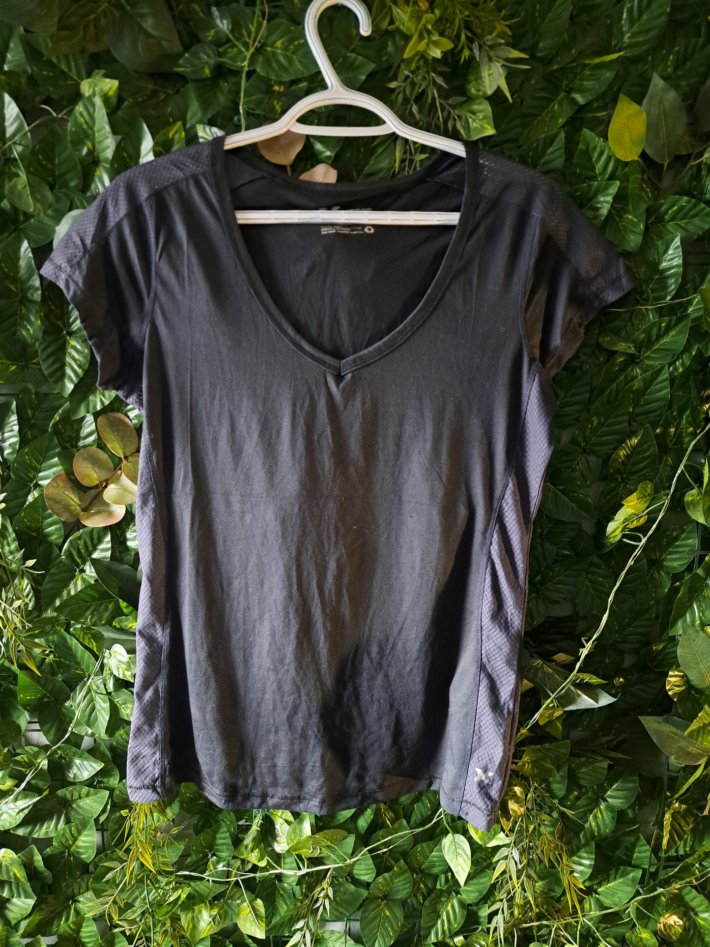 Chandail de sport gris foncé à manches courtes