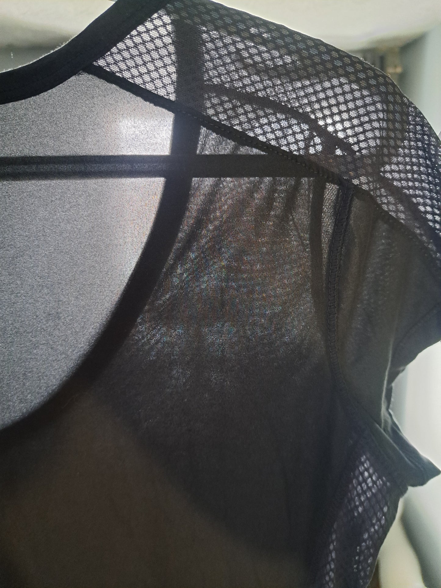 Chandail de sport gris foncé à manches courtes