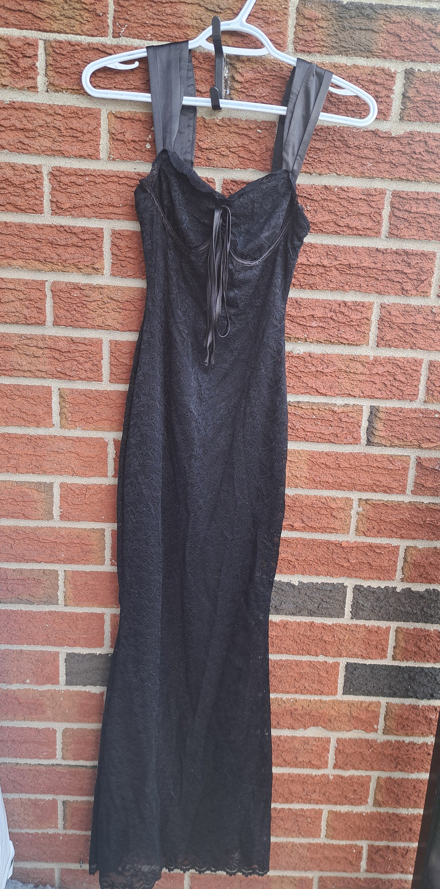 Robe sirène noire sans manches
