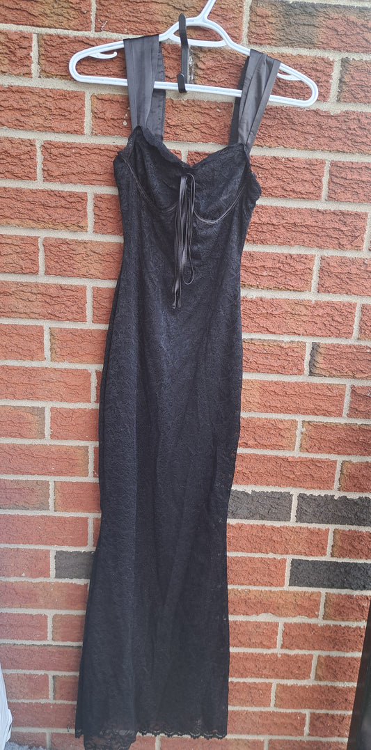 Robe sirène noire sans manches