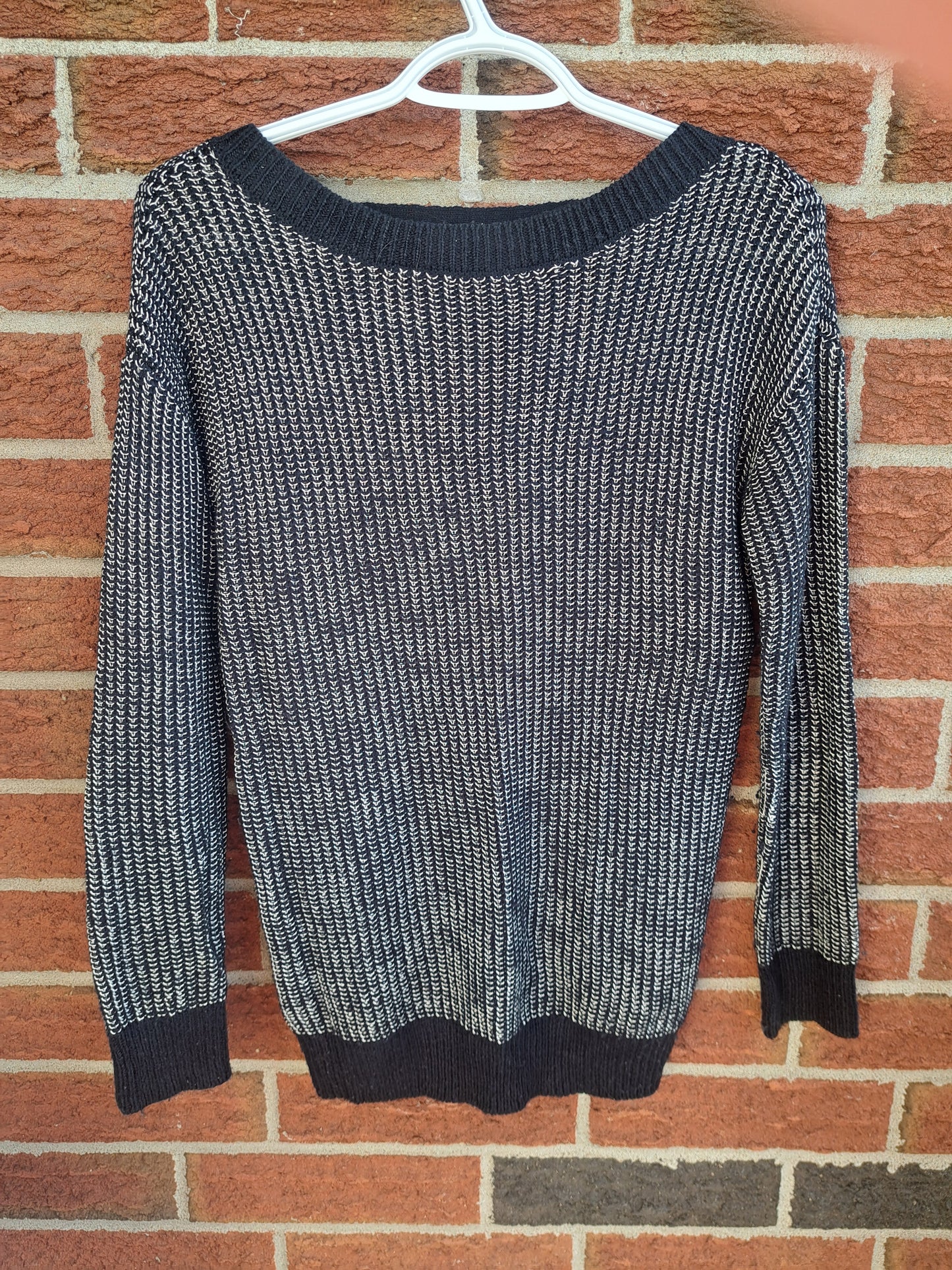 Chandail tricot gris noir et blanc à manches longues