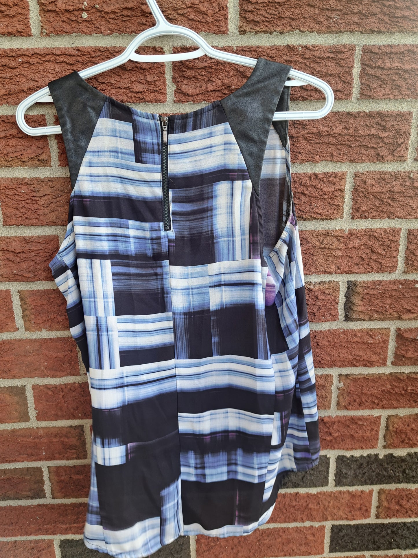 Camisole satiné avec faux-cuir et carreaux mauve et blanc