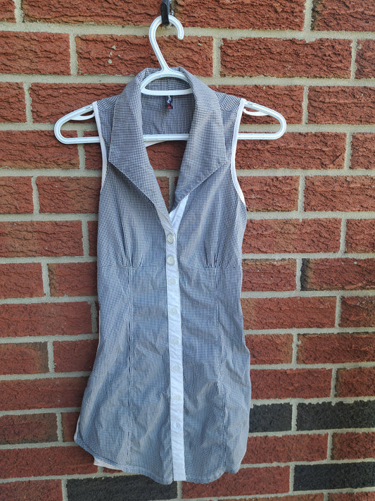 Robe-chandail long sans manche avec collet