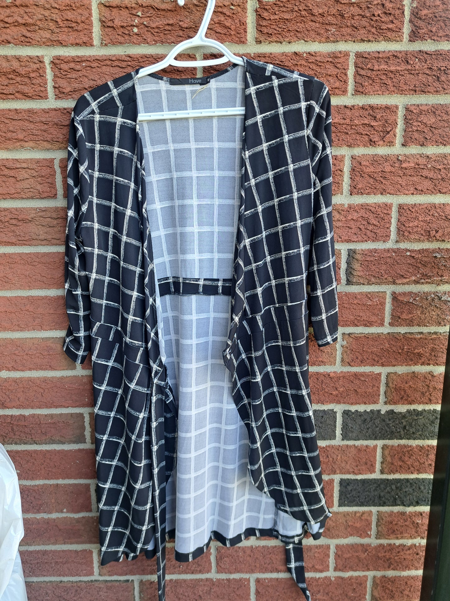 Robe noire à carreaux manches mi-longues