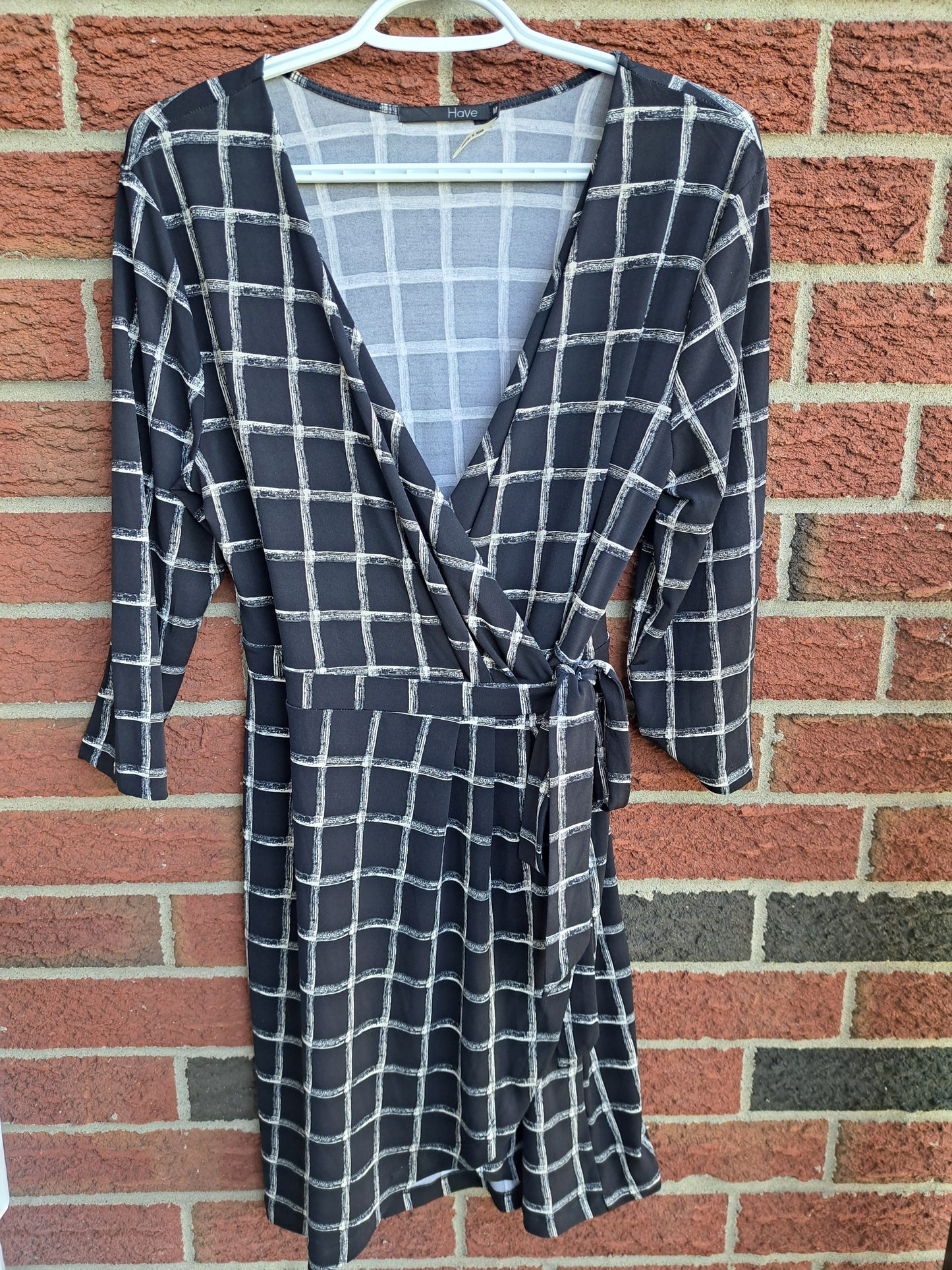 Robe noire à carreaux manches mi-longues