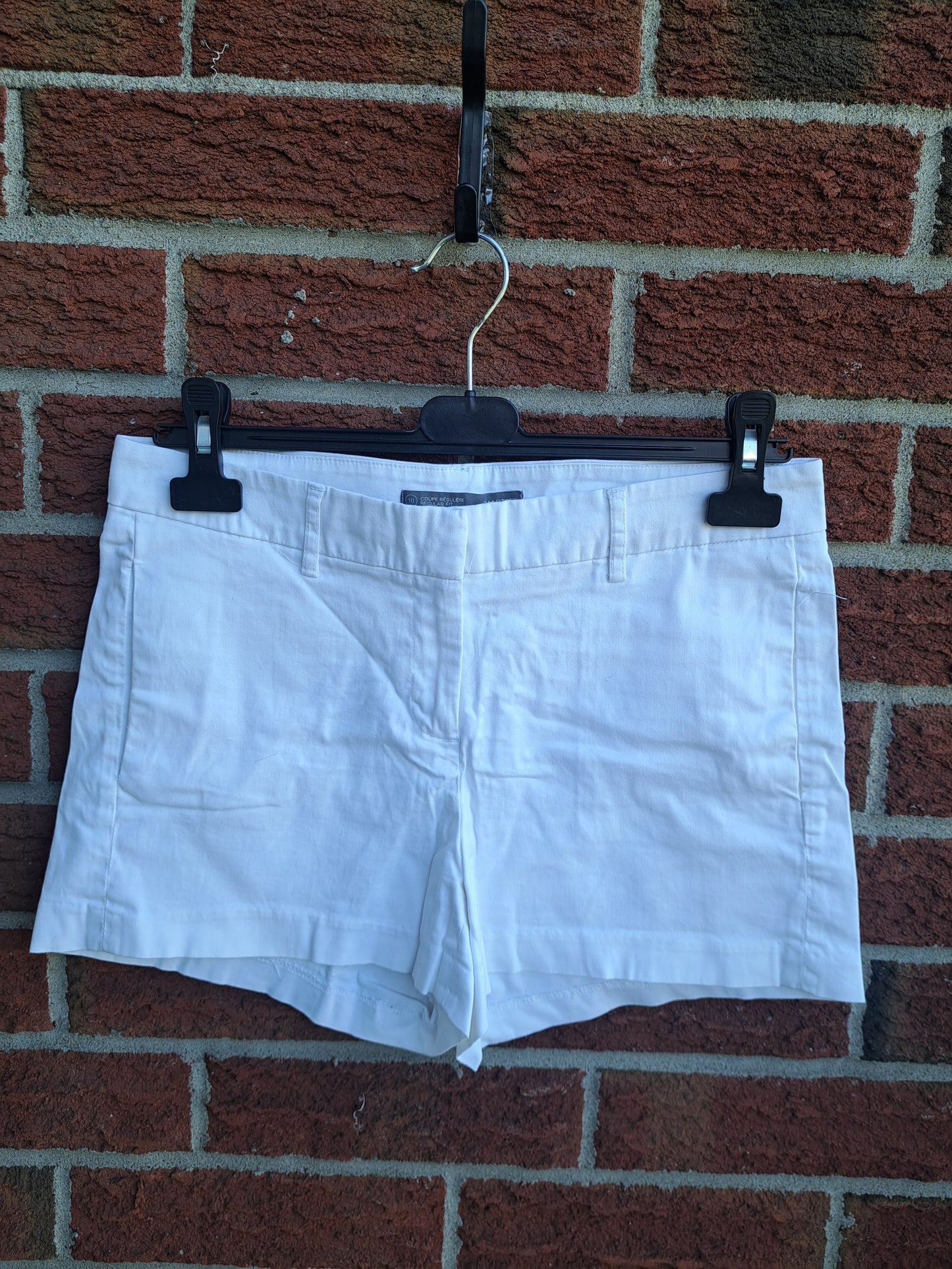 Short blanc coupe régulière