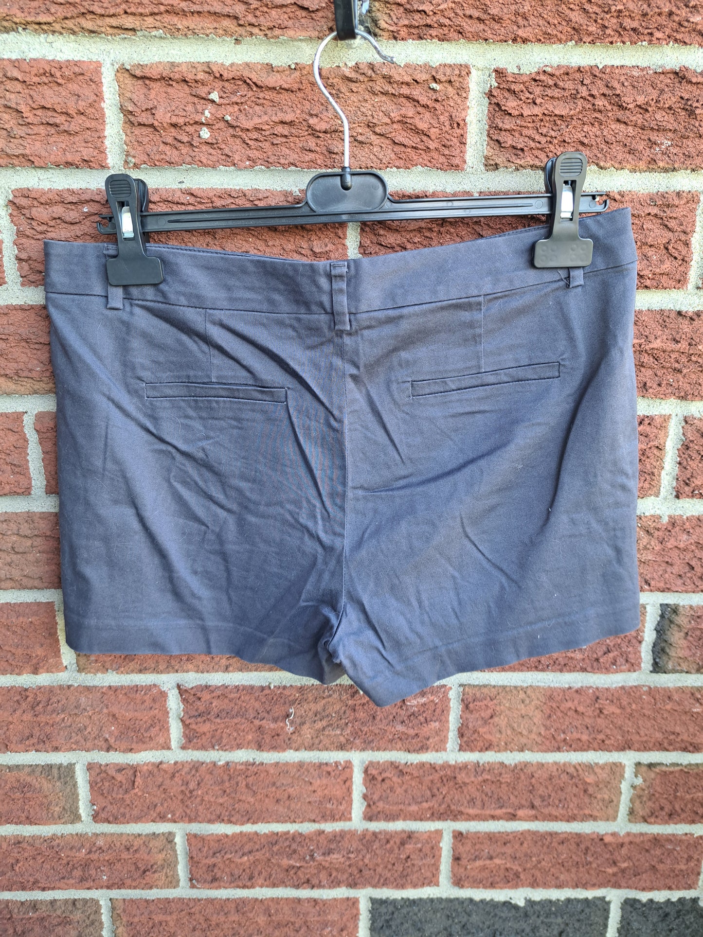 Short gris coupe régulière