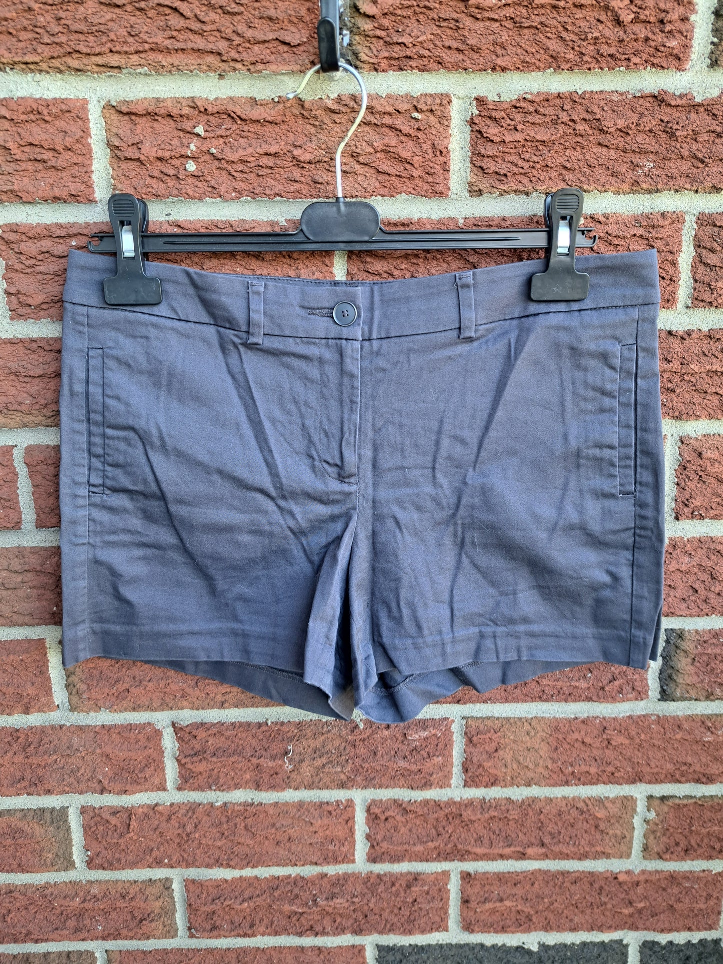 Short gris coupe régulière