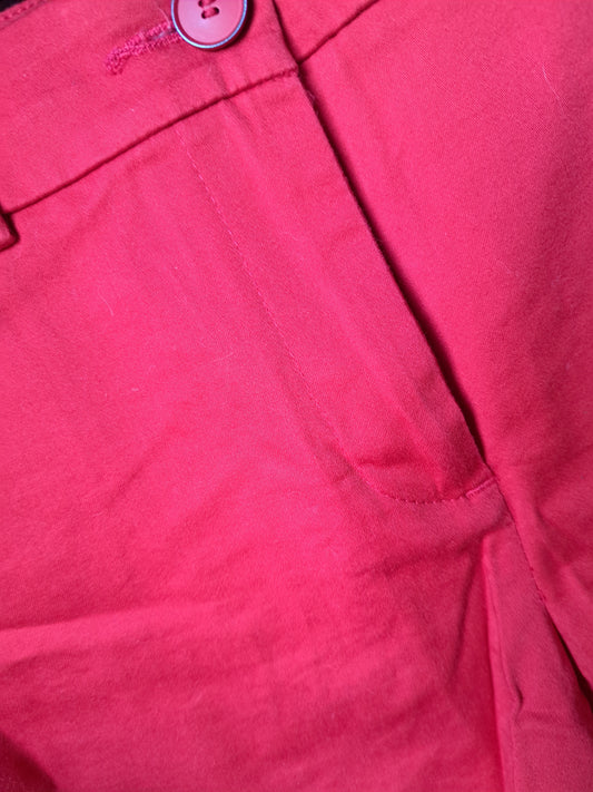 Short rouge serré