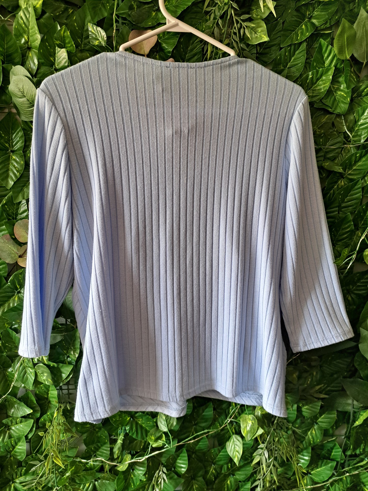 Chandail bleu pâle à manches mi-longues