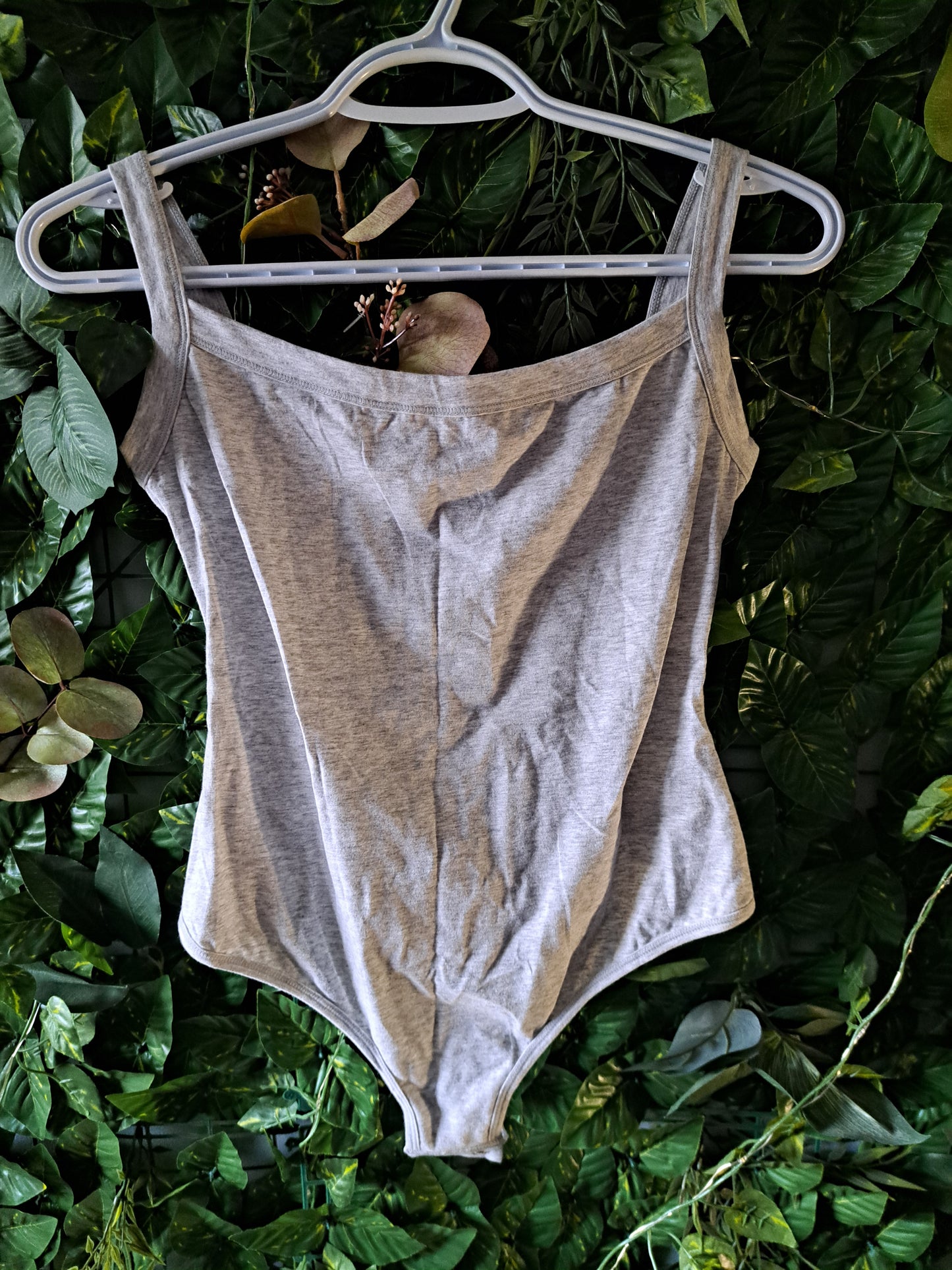 Camisole body grise pâle avec étiquette