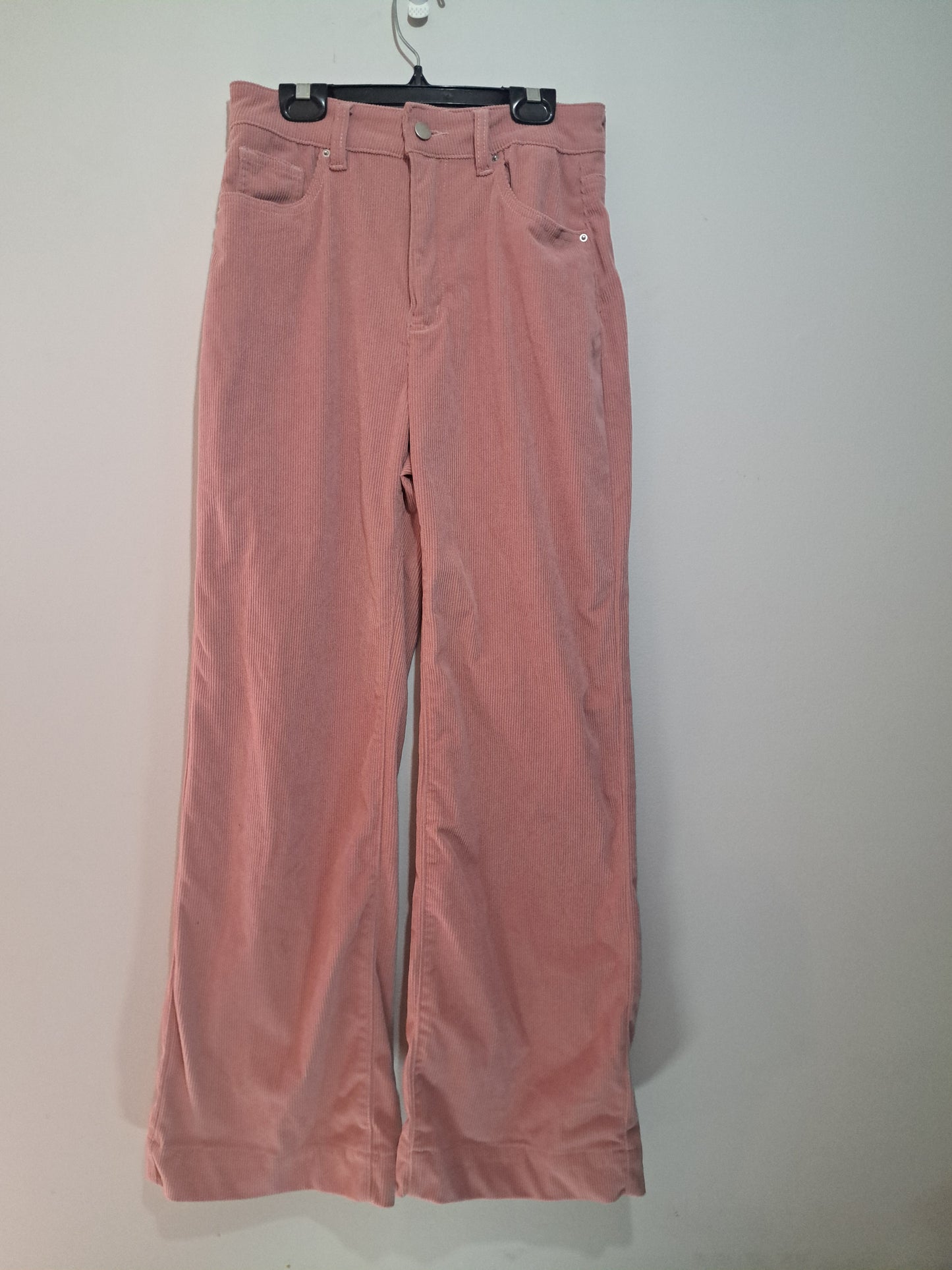 Pantalon style velours rose bas large