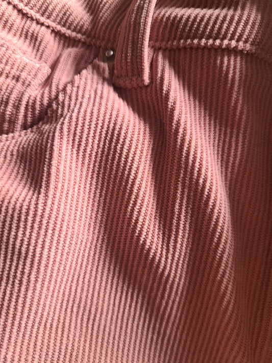 Pantalon style velours rose bas large