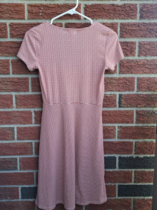Robe à manches courtes rayé blanche et rouge