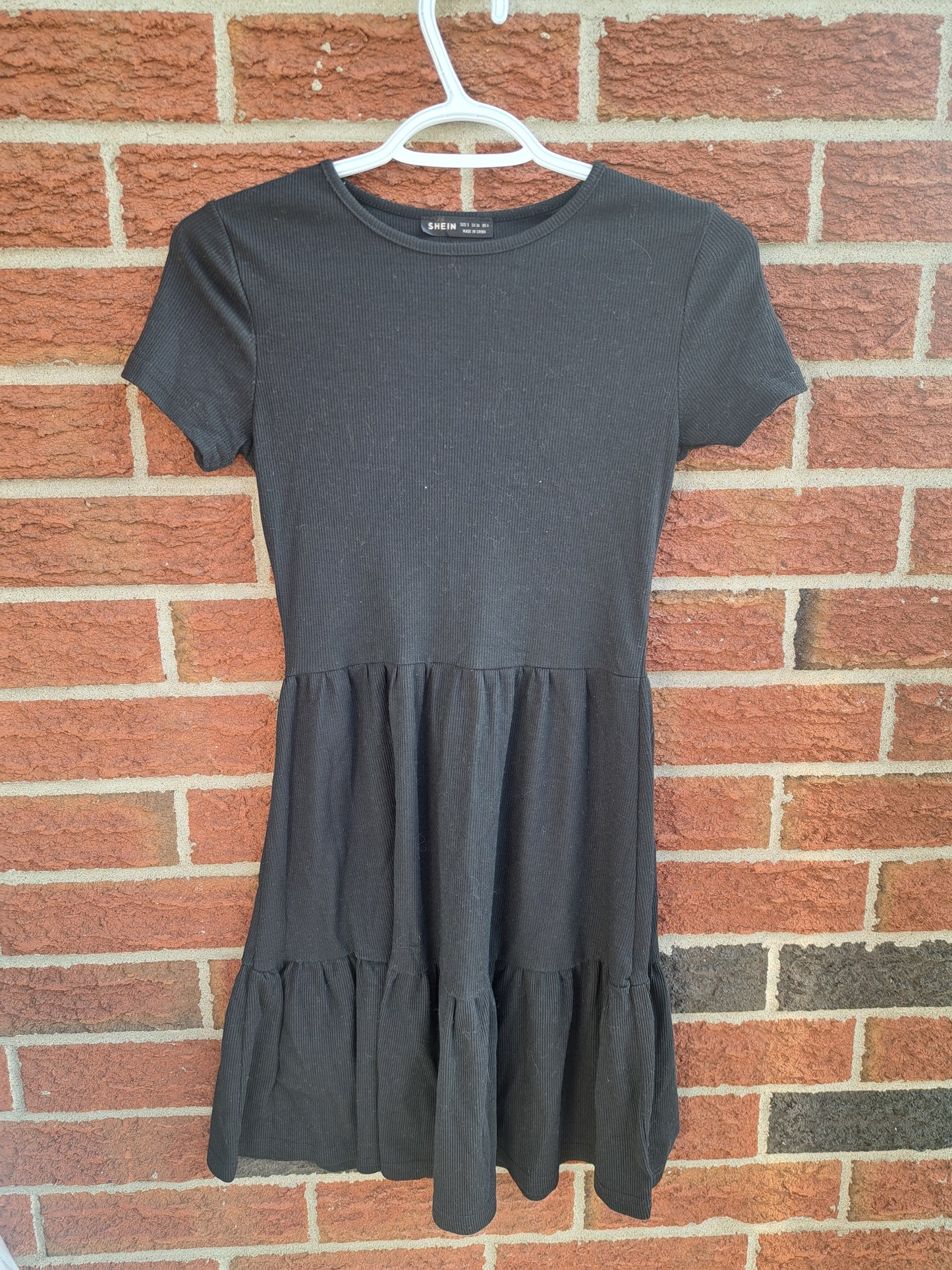 Robe noire manches courtes Shein