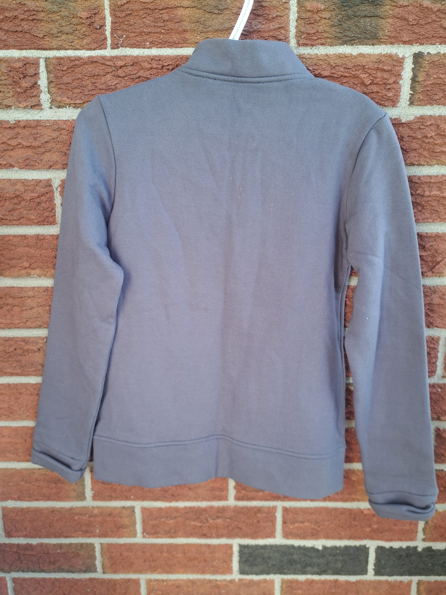 Veste chaude grise avec petit logo
