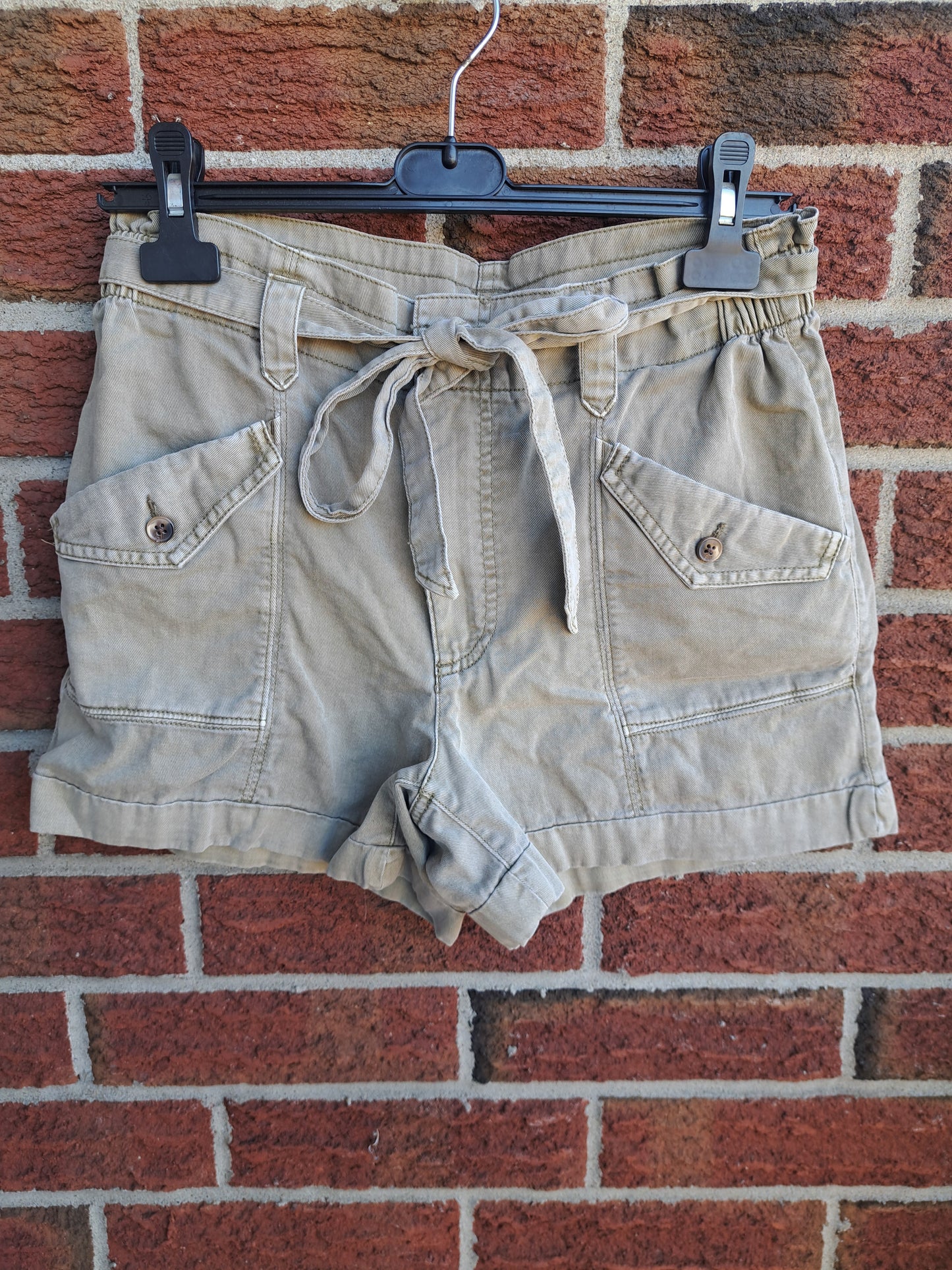 Short kaki avec poches