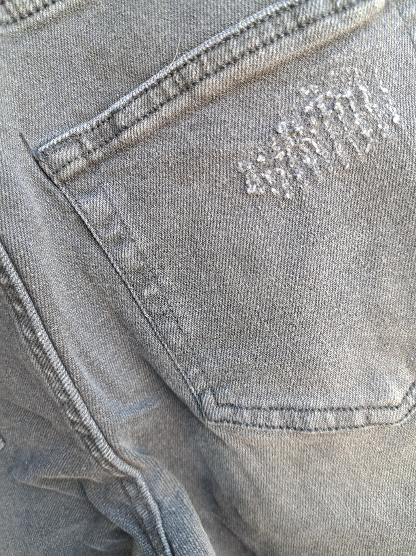 Jeans noir vintage troué (style momjeans)