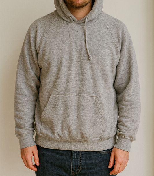 Hoodie gris pâle avec intérieur de capuchon noir