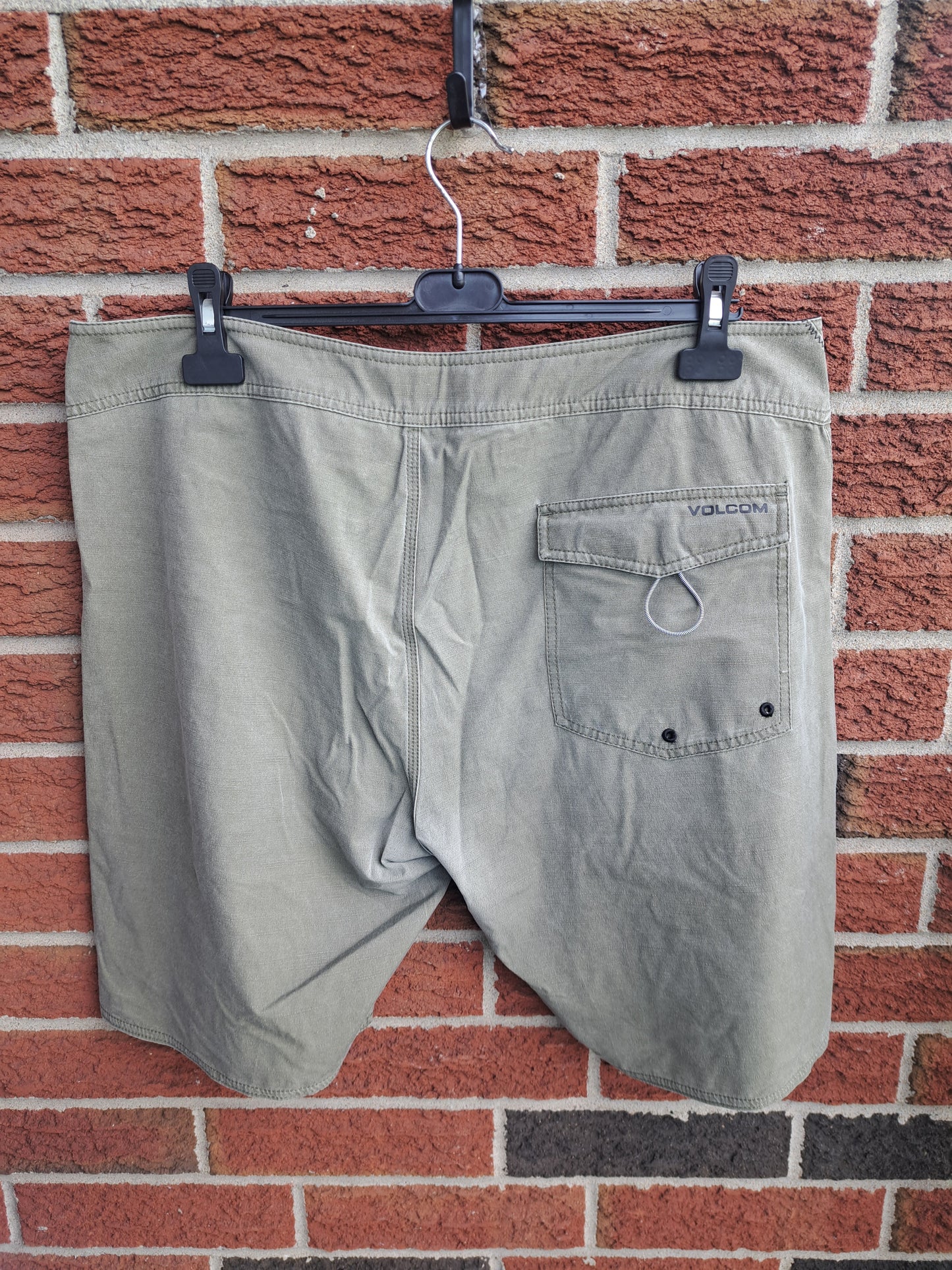Short Kaki Volcom pour homme