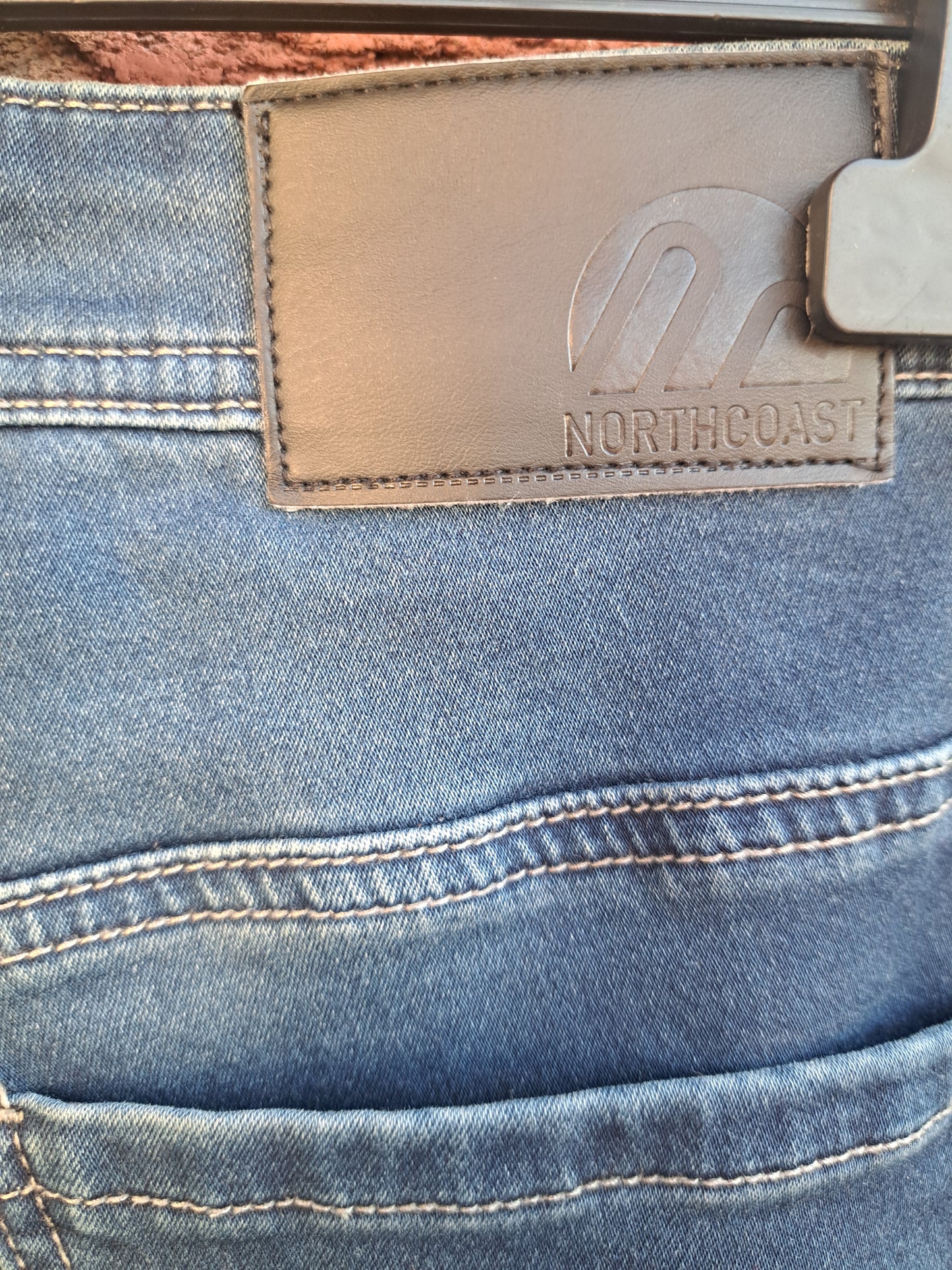 Jeans serré pour homme