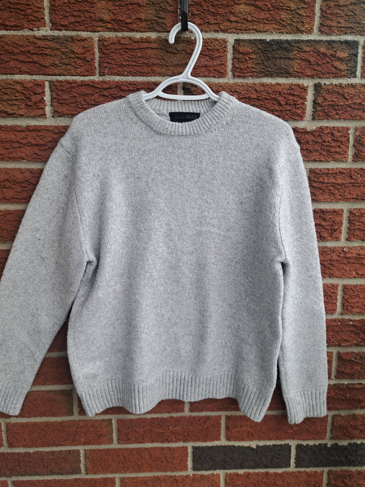 Chandail chaud gris pâle à manches longues