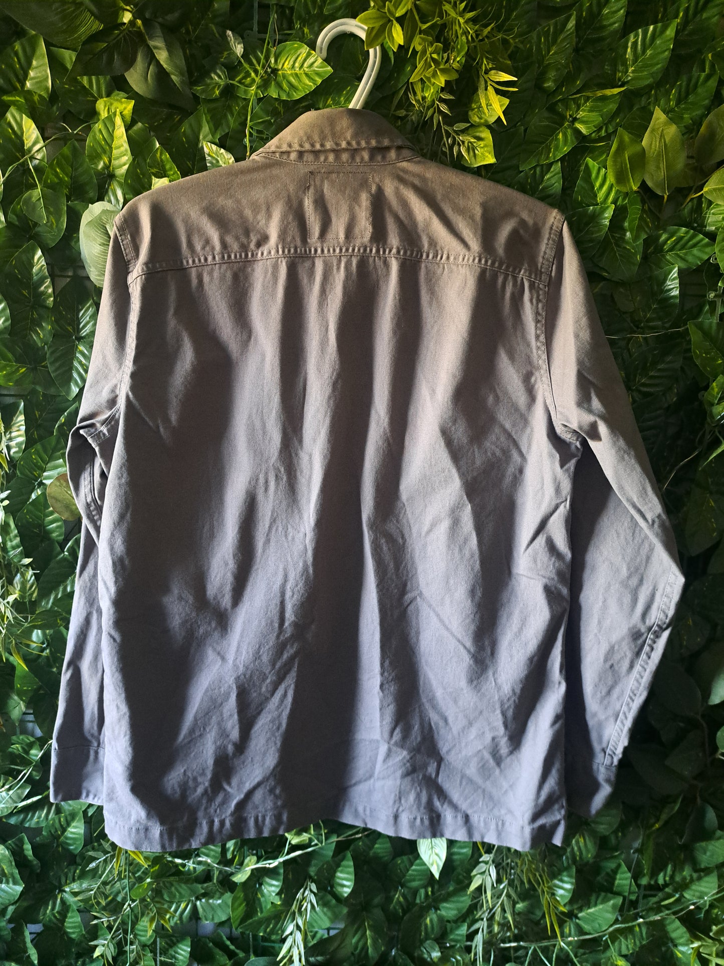 Veste-chemise grise Hollister avec boutons noirs