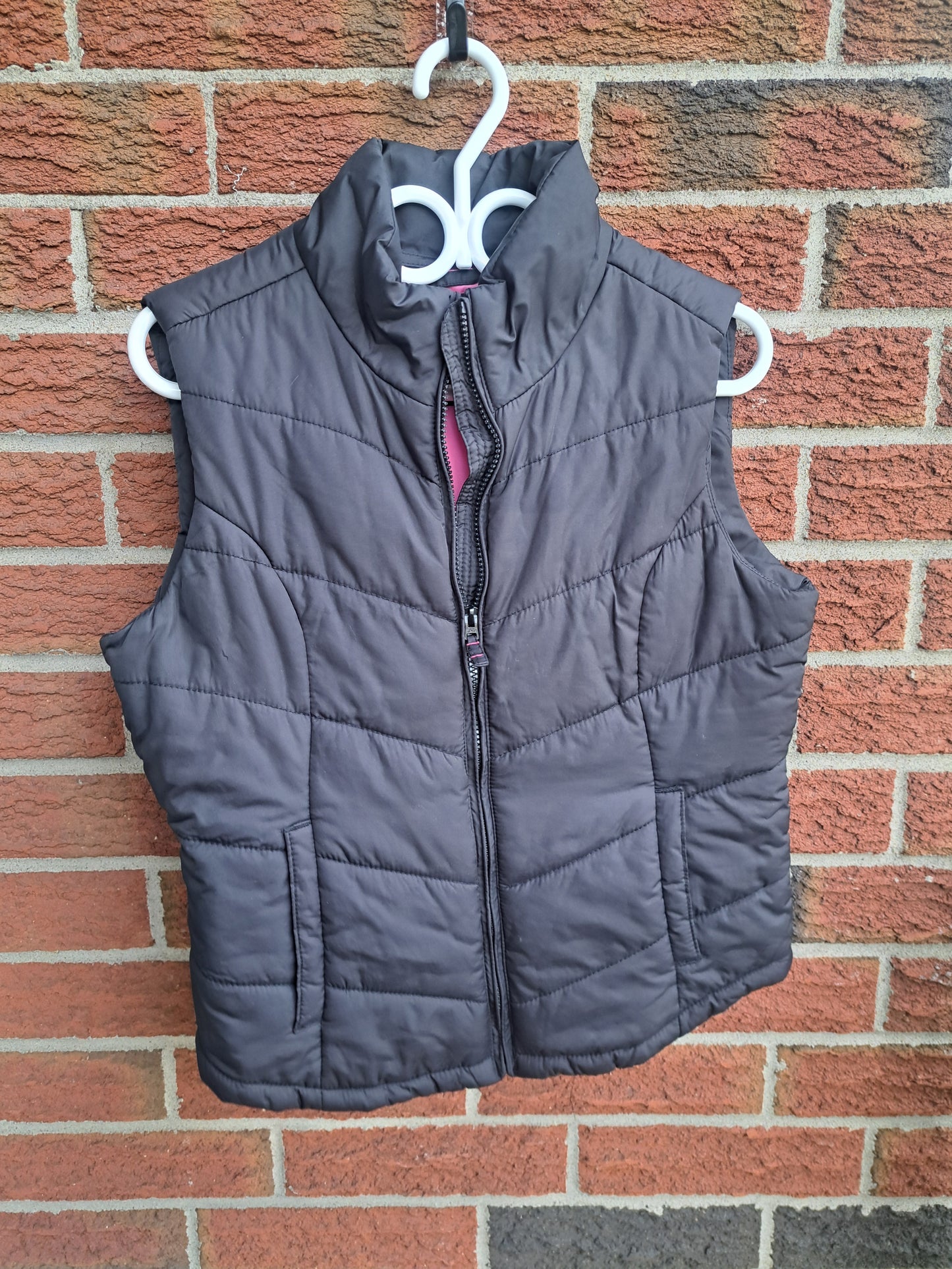 Manteau noir sans manches