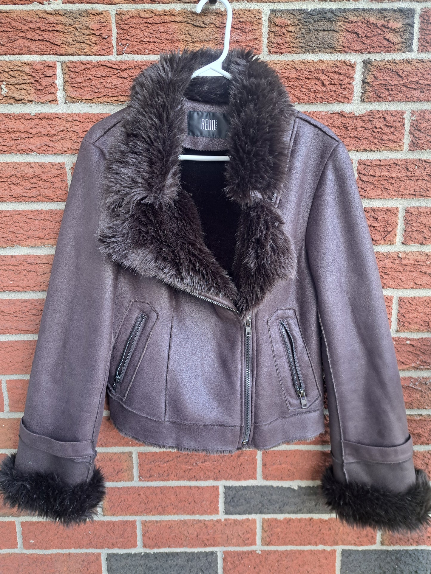 Manteau brun bourgogne avec ''fourrure''