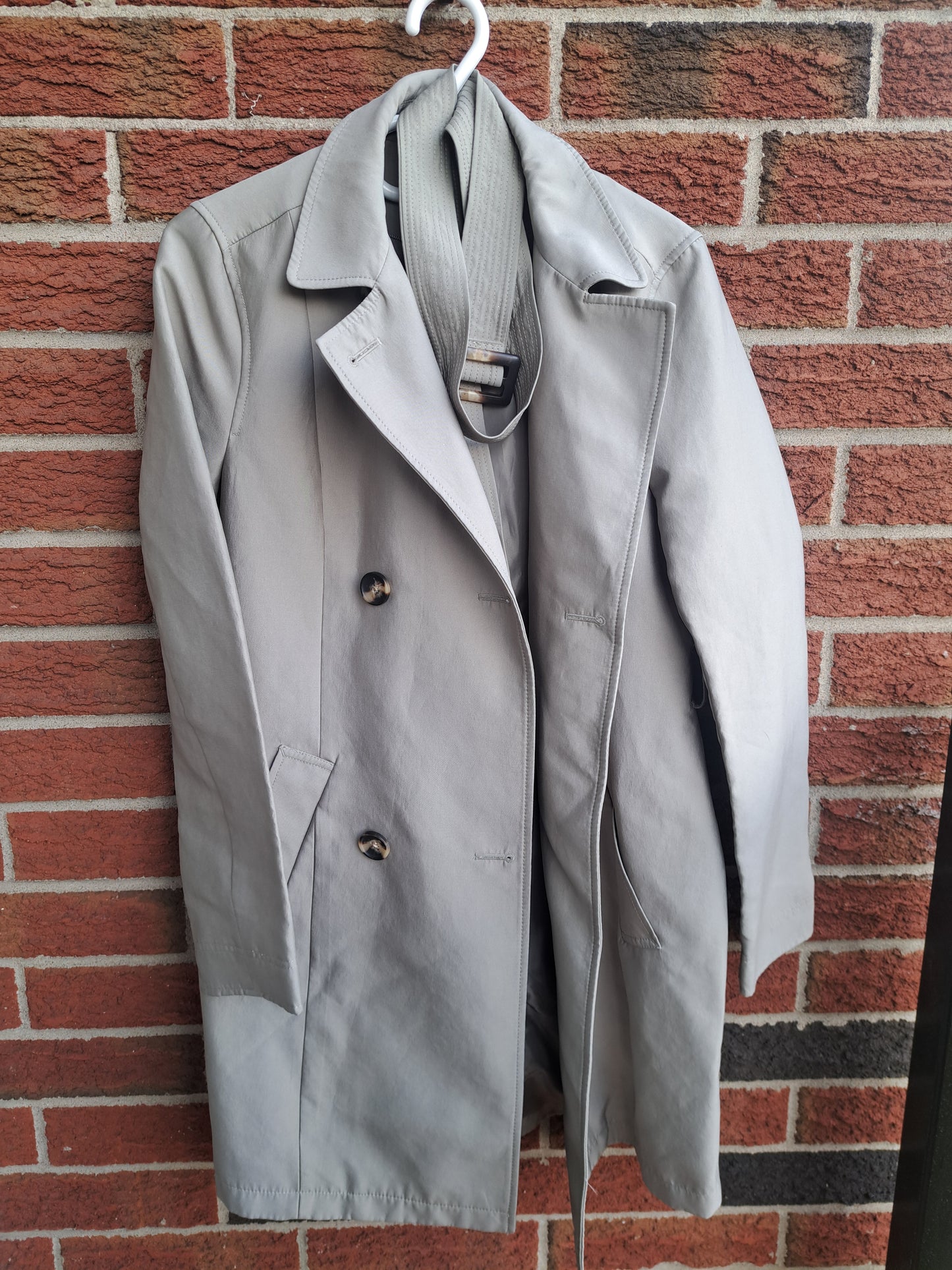 Manteau de printemps vert kaki avec ceinture