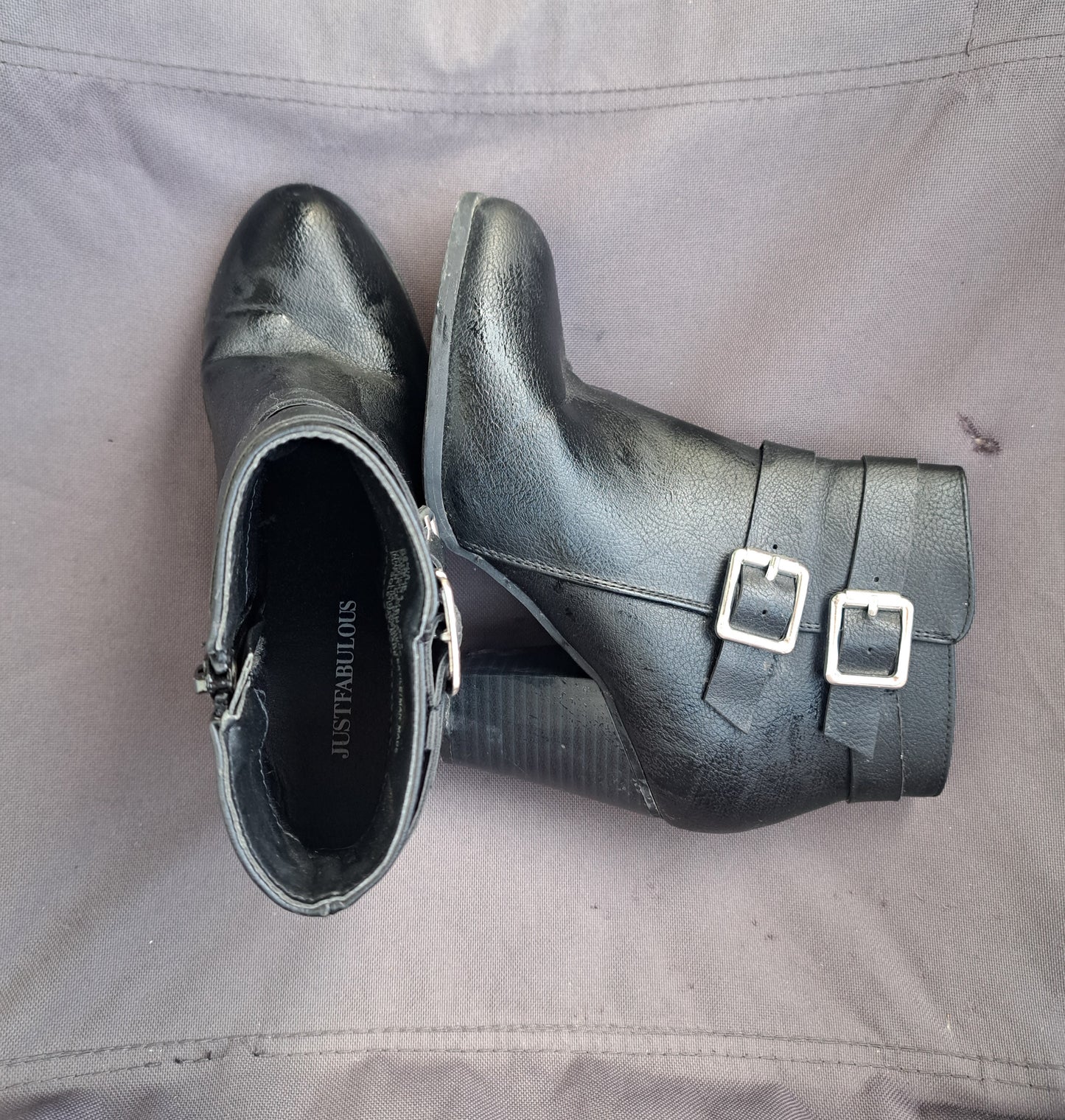 Bottes noires à talons carrés