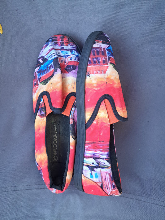 Chaussure rouge avec motifs
