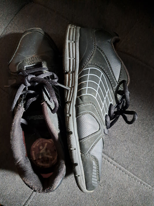 Chaussure noire style sneakers