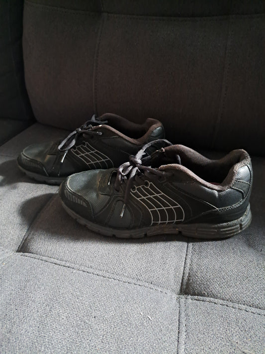 Chaussure noire style sneakers