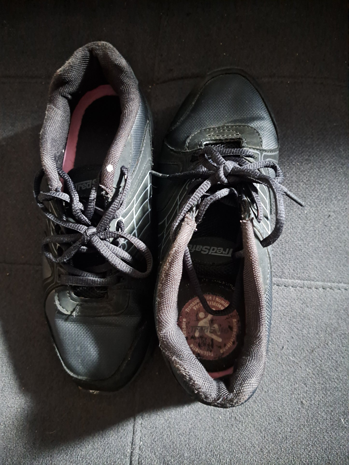 Chaussure noire style sneakers