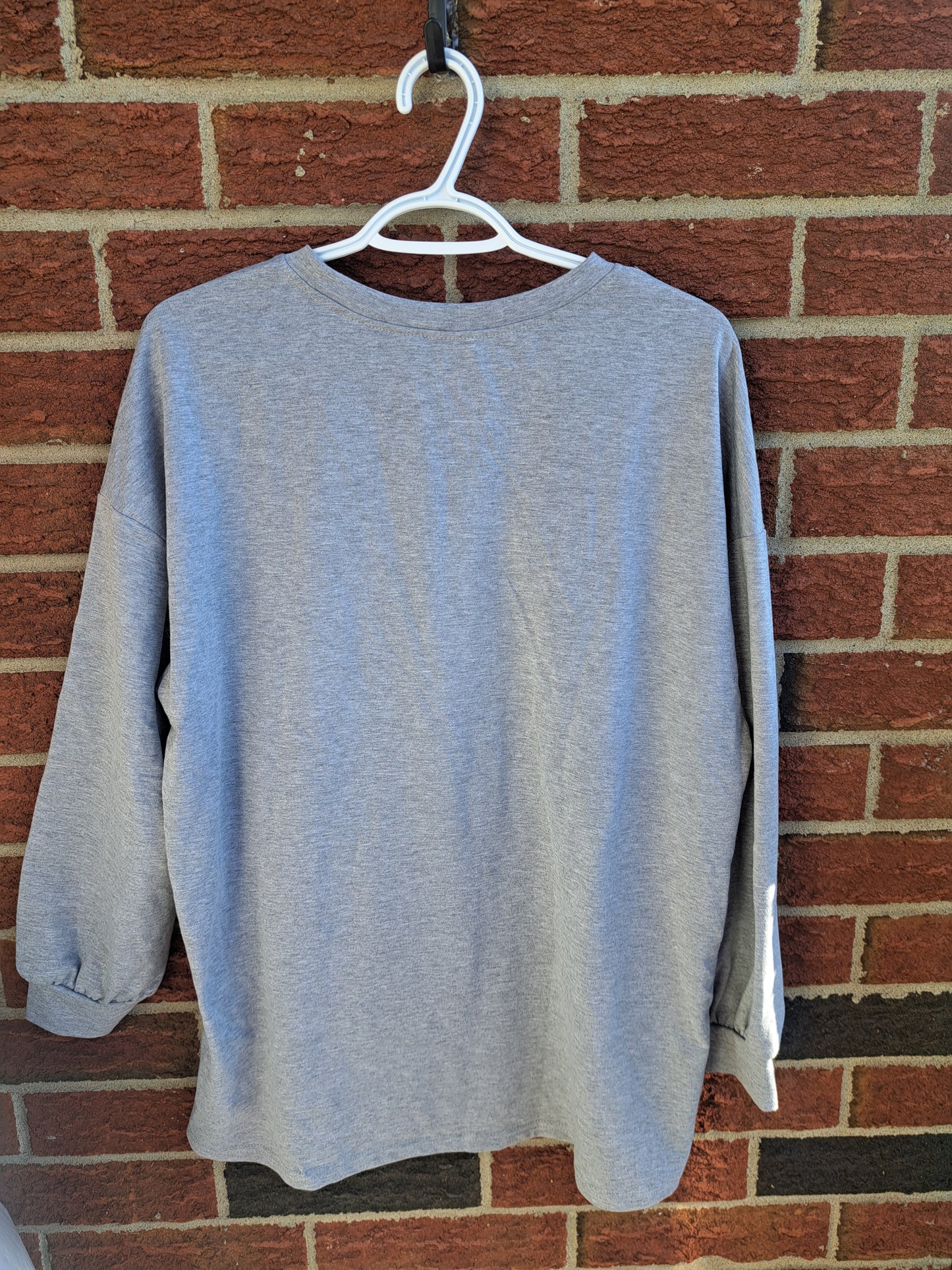 Chandail gris à manches longues stay true